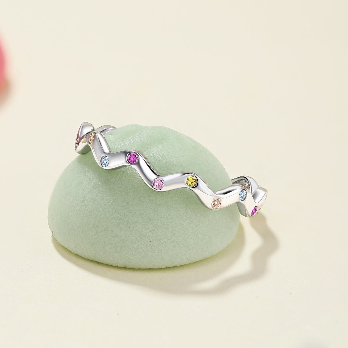 [AuraEcho]Ornate Vibrant Round Cut Daily Ring