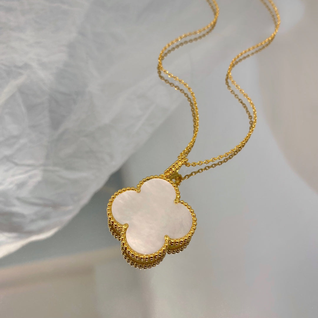 [AuraEcho]CLOVER 25MM MOP LARGE PENDANT NECKLACE