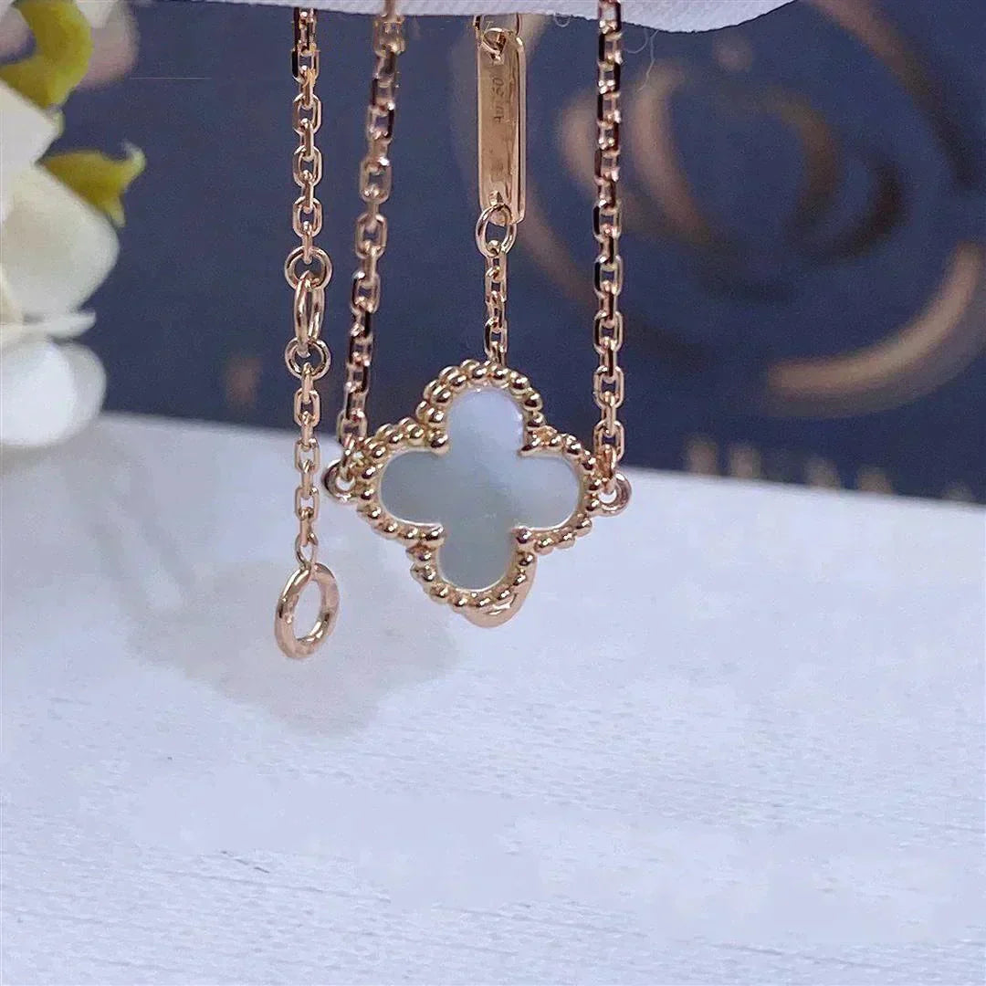 [AuraEcho]CLOVER WHITE MOP SINGLE FLOWER BRACELET